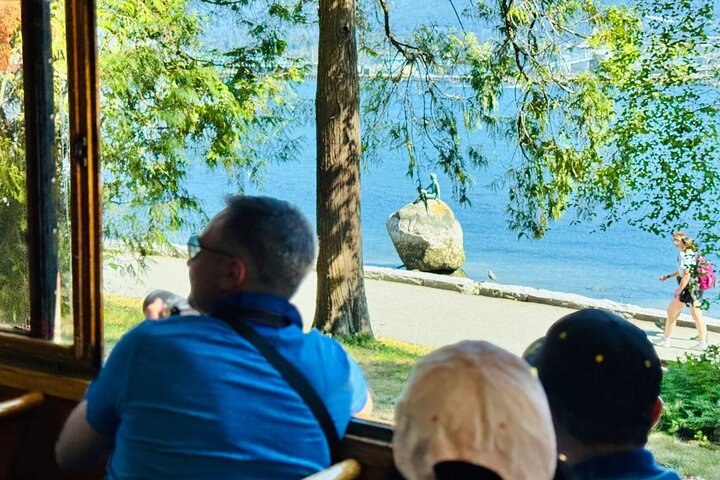 Vancouver Hop On Hop Off Trolley Tour w/ 20 Stops & Live Guide