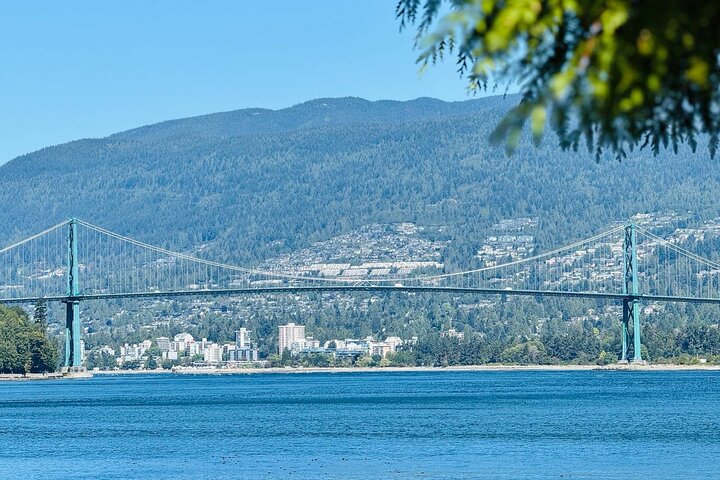 Vancouver Hop On Hop Off Trolley Tour w/ 20 Stops & Live Guide