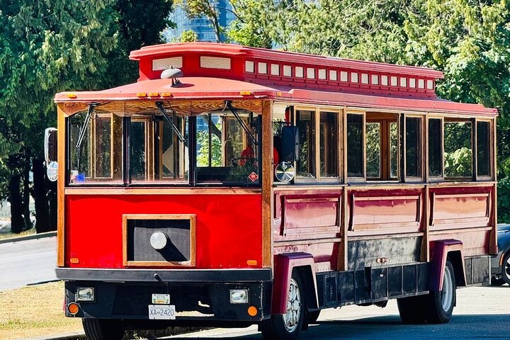 Vancouver Hop On Hop Off Trolley Tour w/ 20 Stops & Live Guide