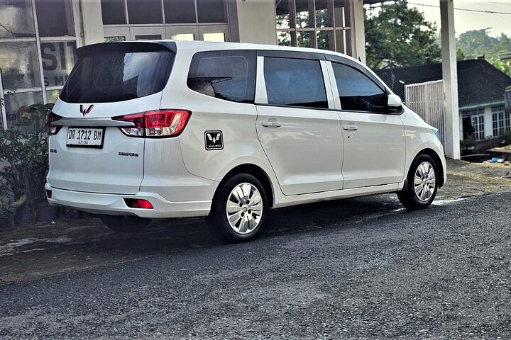 Lombok Private Car Hire with Driver Customizable Tour