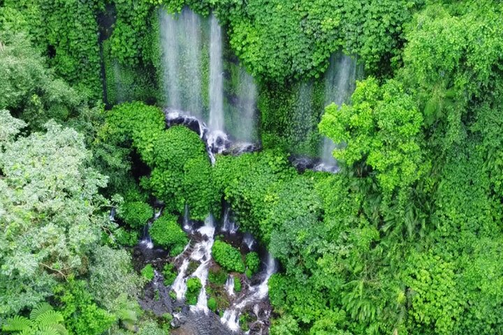 Lombok Private Car Hire with Driver Customizable Tour
