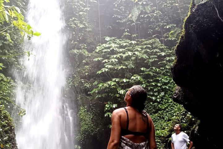 Lombok Private Car Hire with Driver Customizable Tour
