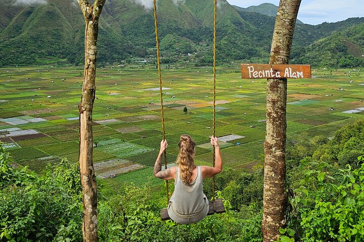 Lombok Private Car Hire with Driver Customizable Tour