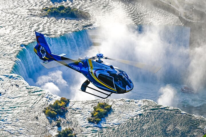 Niagara Falls Canada Tour: Helicopter, Boat Cruise & Journey