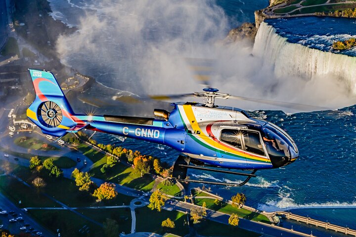 Niagara Falls Canada Tour: Helicopter, Boat Cruise & Journey