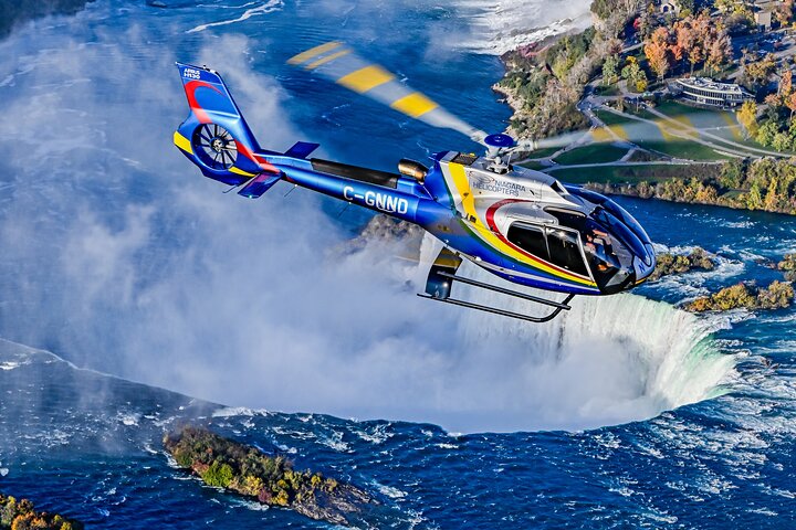 Niagara Falls Canada Tour: Helicopter, Boat Cruise & Journey