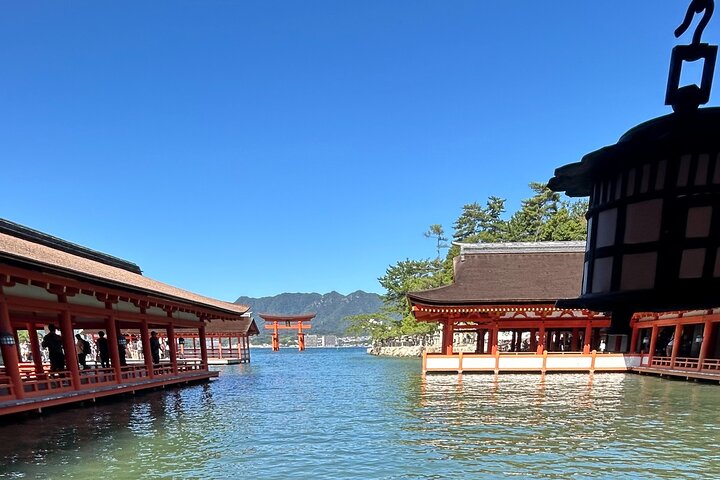 Hiroshima and Miyajima 6 and half Hour Guided Tour