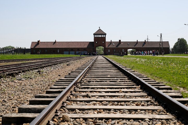 Auschwitz Birkenau Guided Tour Meeting Point from Cracow