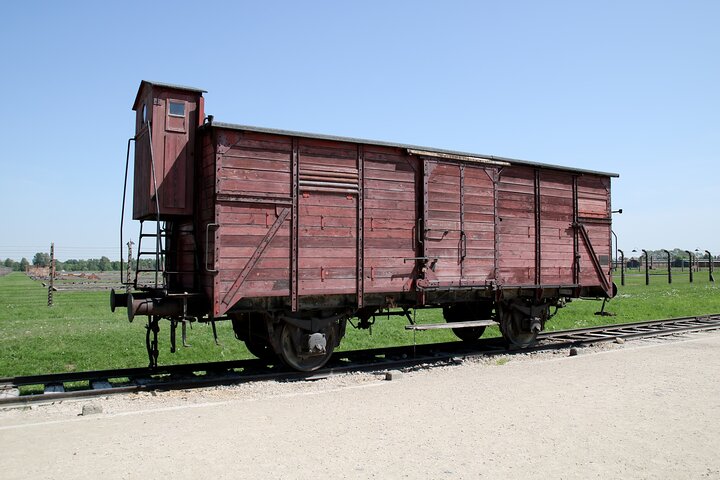 Auschwitz Birkenau Guided Tour Meeting Point from Cracow