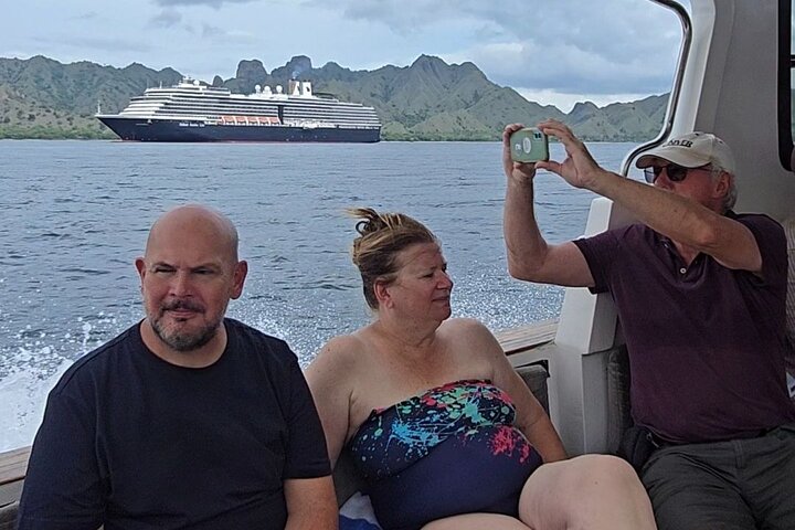 Komodo Island Shore Excursion for Cruise Ship Passengers