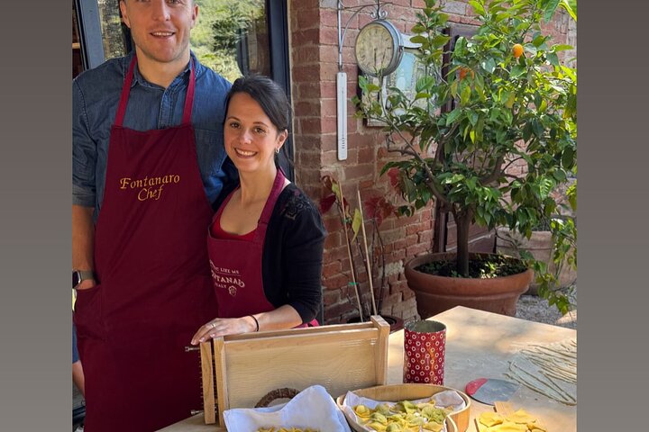 Organic cooking class with a sommelier in an Olive and wine farm