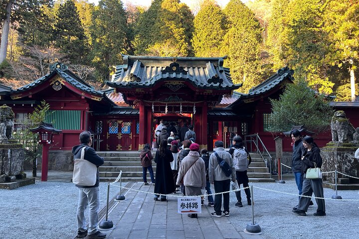 Hakone Old Tokaido Road Hiking Tour to Hakone Shrine