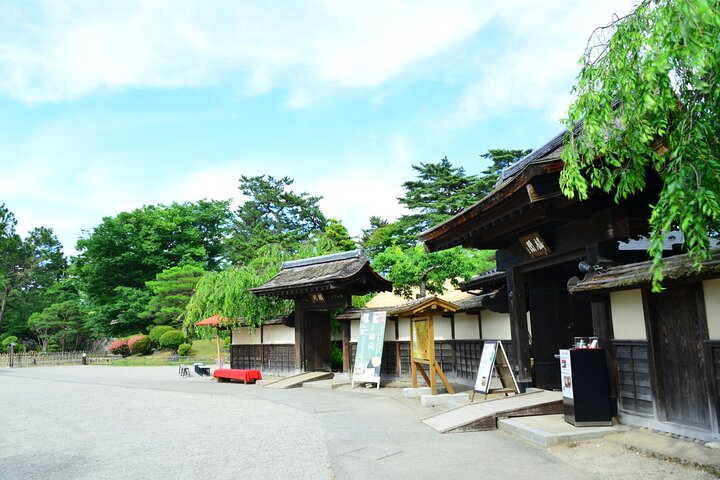 Fukushima: Aizu Tsuruga Castle & Boshin War History Tour