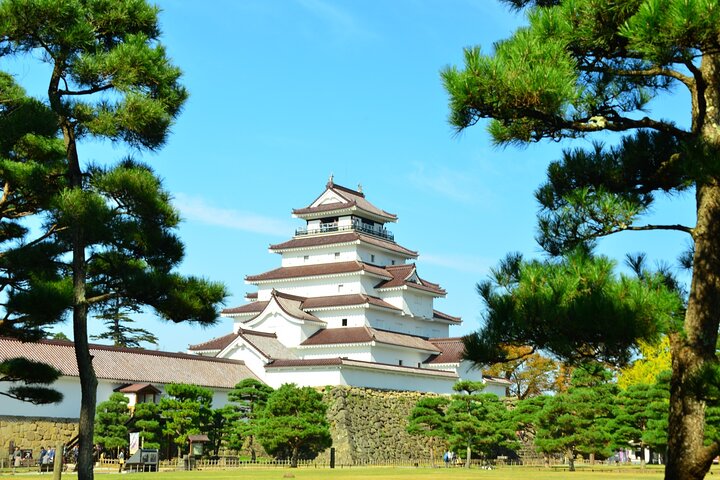Fukushima: Aizu Tsuruga Castle & Boshin War History Tour