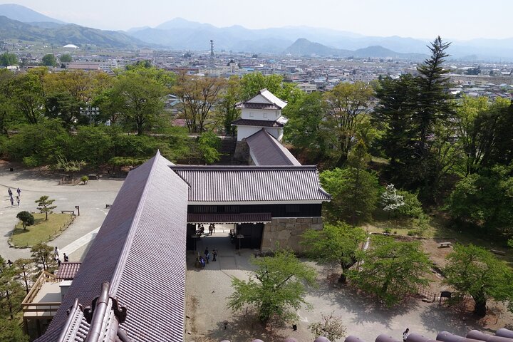 Fukushima: Aizu Tsuruga Castle & Boshin War History Tour