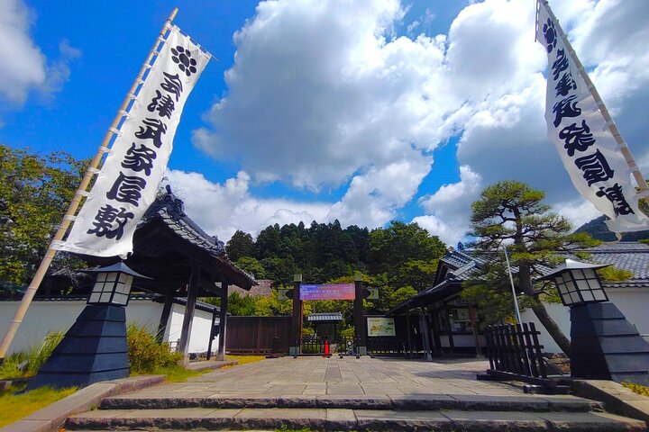 Fukushima: Aizu Tsuruga Castle & Boshin War History Tour