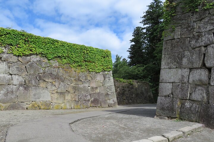 Fukushima: Aizu Tsuruga Castle & Boshin War History Tour