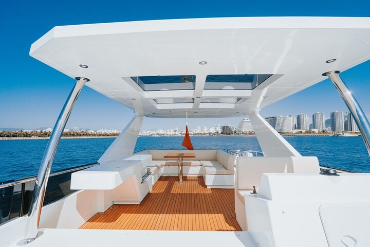 Hainan Sanya Yacht Fun 3 Hour Private Charter