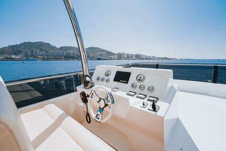 Hainan Sanya Yacht Fun 3 Hour Private Charter