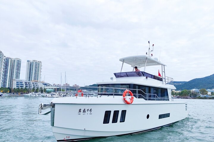 Hainan Sanya Yacht Fun 3 Hour Private Charter