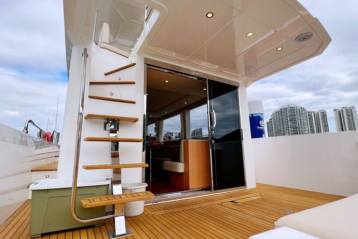 Hainan Sanya Yacht Fun 3 Hour Private Charter