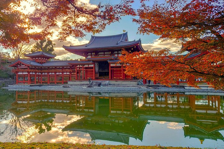 Slow Cycling Tour at Uji's Matcha Green Tea Fields and Heritage