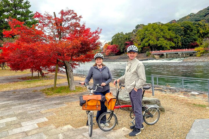 Slow Cycling Tour at Uji's Matcha Green Tea Fields and Heritage