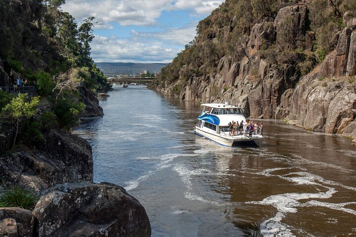 Batman Bridge 4 Hour Lunch Cruise including the Cataract Gorge