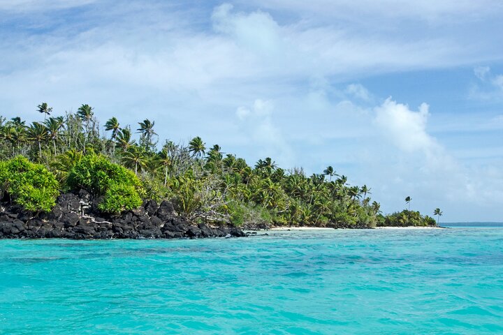 Private Shore Tour: Aitutaki Lagoon Full-Day Charter