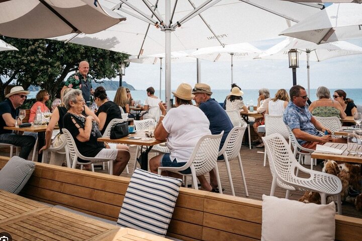 Auckland: Waiheke Island Wine Tour + Tastings & Beachfront Lunch