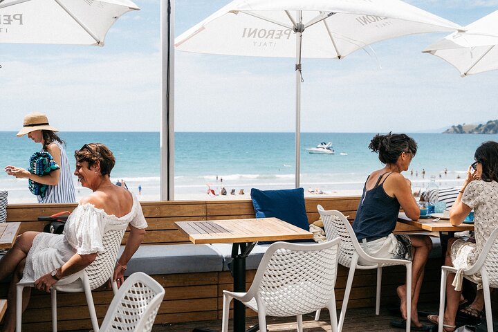 Auckland: Waiheke Island Wine Tour + Tastings & Beachfront Lunch