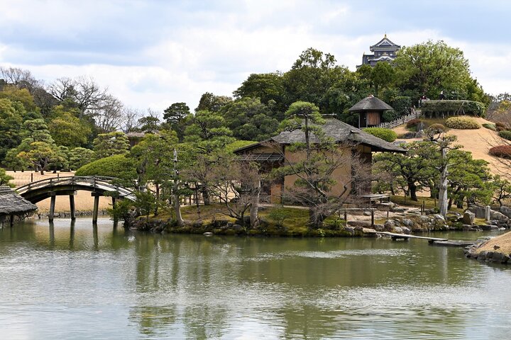 Okayama: Castle & Korakuen Garden Heritage Walk