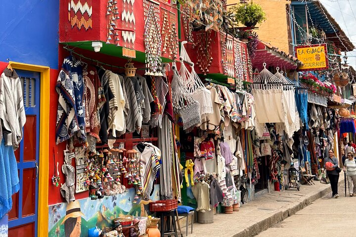 Ráquira Colors & Culture: Day Trip with Lunch & Transport