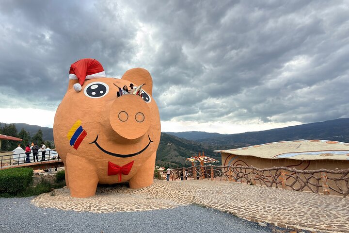Ráquira Colors & Culture: Day Trip with Lunch & Transport