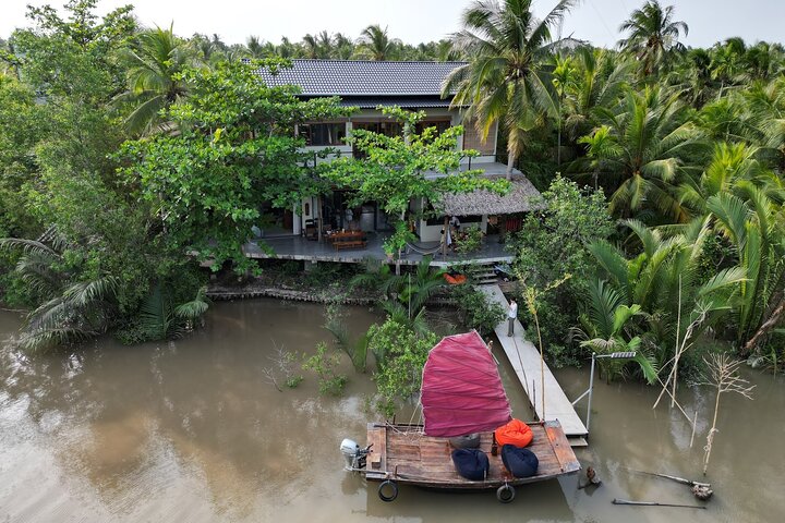 Ben Tre Mekong Zig Zag: Scooter, Sailboat, and Food (Full day)