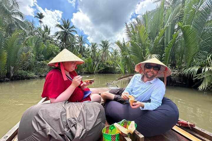 Ben Tre Mekong Zig Zag: Scooter, Sailboat, and Food (Full day)