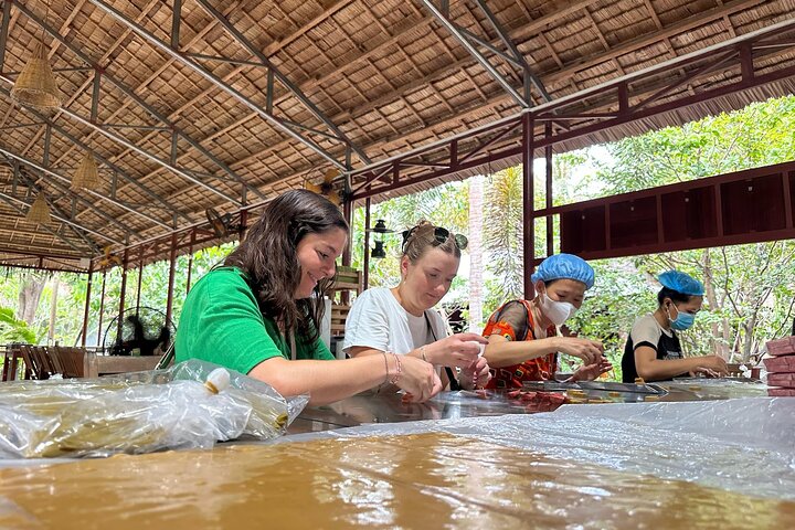 Ben Tre: Scooter, Culture, Sailboat and Mekong Food (Half Day)