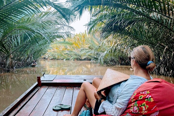 Ben Tre Mekong Zig Zag: Scooter, Sailboat, and Food (Full day)