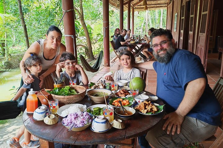 Ben Tre Mekong Zig Zag: Scooter, Sailboat, and Food (Full day)