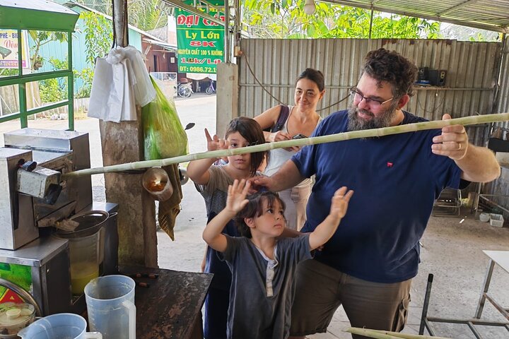 Ben Tre Mekong Zig Zag: Scooter, Sailboat, and Food (Full day)