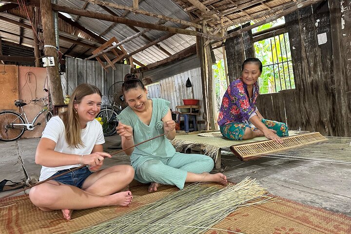 Ben Tre Mekong Zig Zag: Scooter, Sailboat, and Food (Full day)