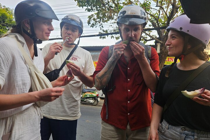 Ben Tre Mekong Zig Zag: Scooter, Sailboat, and Food (Full day)