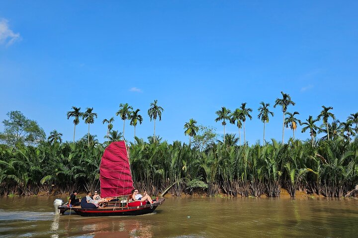 Ben Tre: Scooter, Culture, Sailboat and Mekong Food (Half Day)