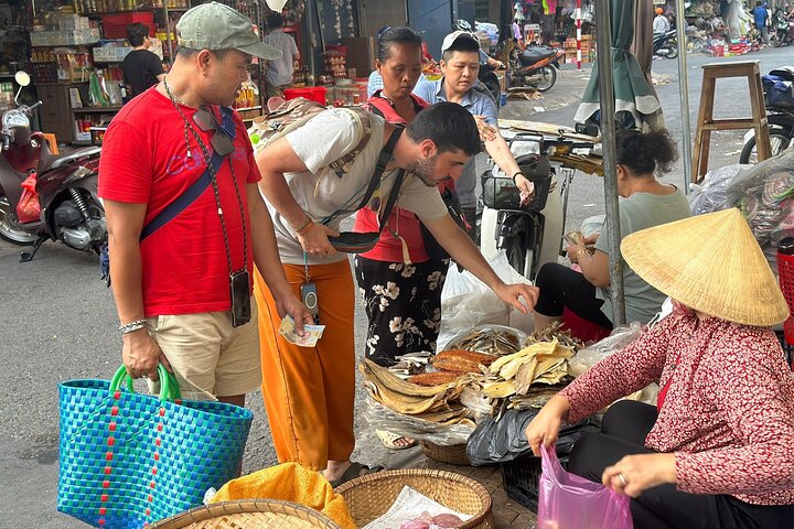 Ben Tre: Scooter, Culture, Sailboat and Mekong Food (Half Day)
