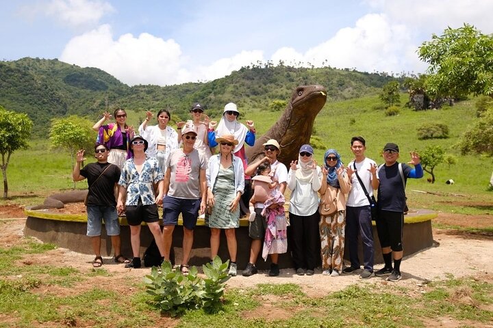 Daily Open Trip Komodo Including Sunset