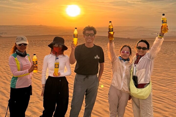 From Ica to Huacachina: Buggy and Sandboarding Tour with Sunset