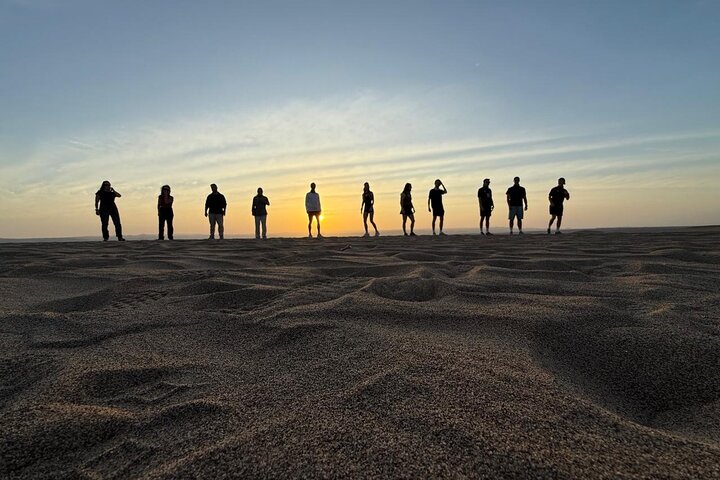 From Ica to Huacachina: Buggy and Sandboarding Tour with Sunset