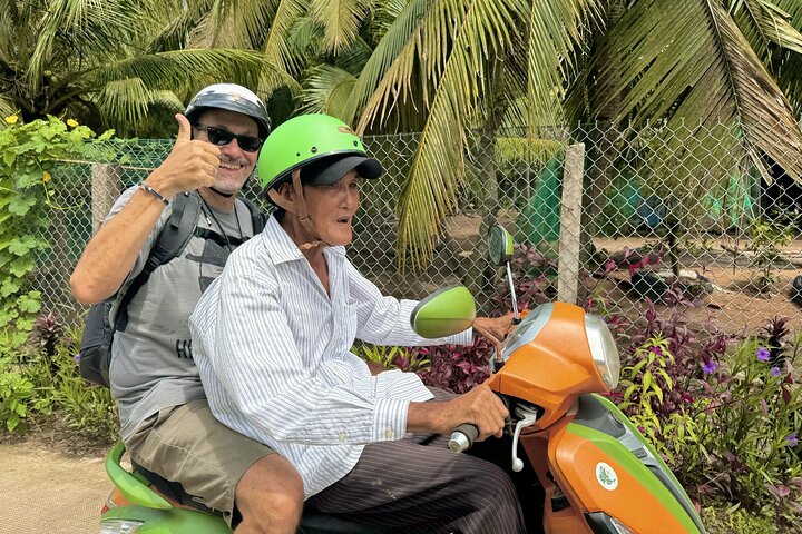 Ben Tre: Scooter, Culture, Sailboat and Mekong Food (Half Day)