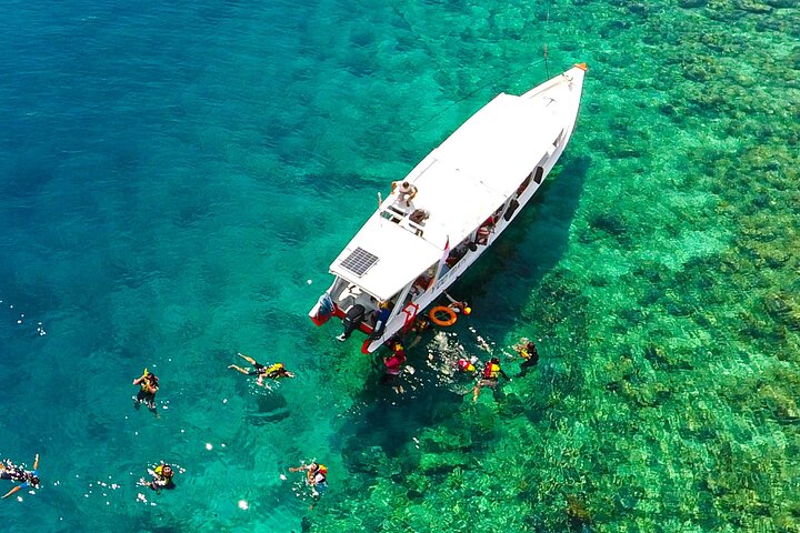 Gili Trawangan Snorkeling with Turtle, BBQ, and Beach Massage
