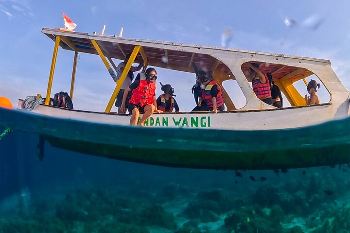 Gili Trawangan Snorkeling with Turtle, BBQ, and Beach Massage